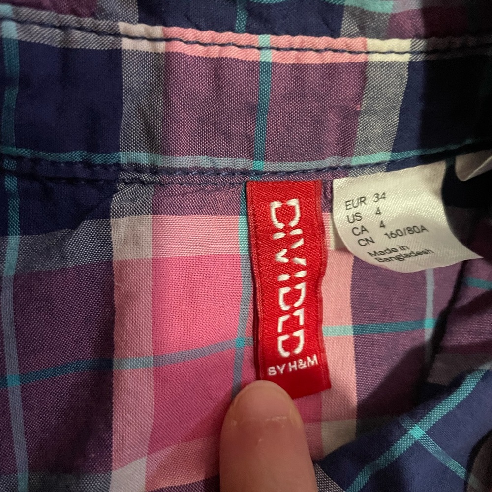 *HOST PICK* H&M checkered short sleeved shirt. - Picture 3 of 4